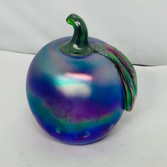 Signed Joe St. Clair Art Glass APPLE Paperweight Cobalt Blue CARNIVAL Excellent - Picture 3 of 5